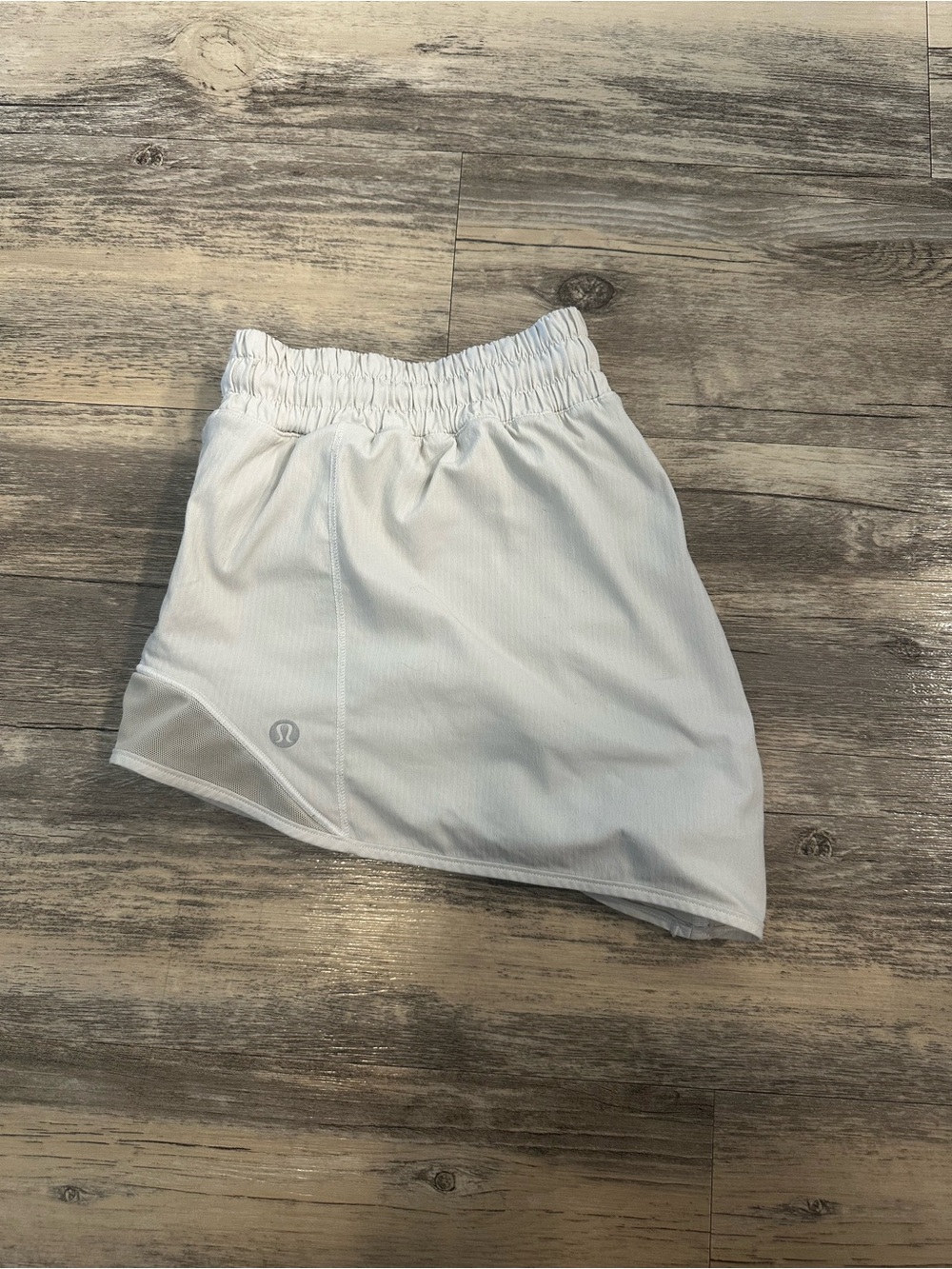lululemon athletica Women’s White Hotty Hot Shorts